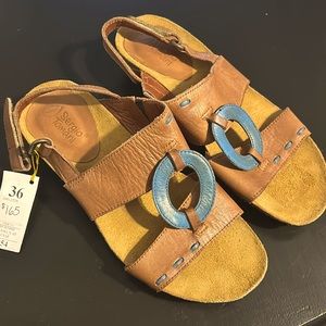 ✨Sergio Tomani Leather Sandals size 36